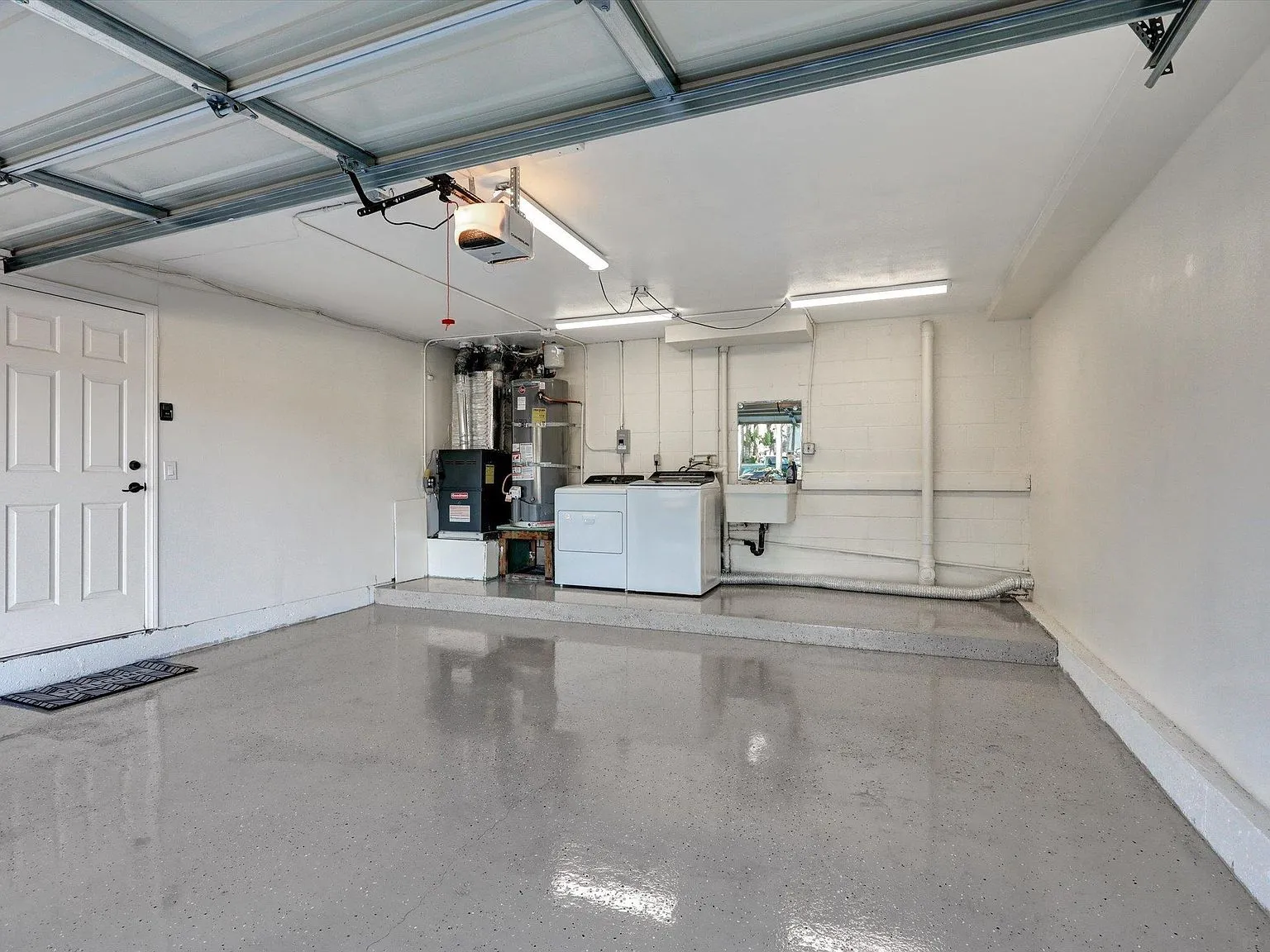 2002 Mendocino Blvd, San Diego, CA 92107 - 5