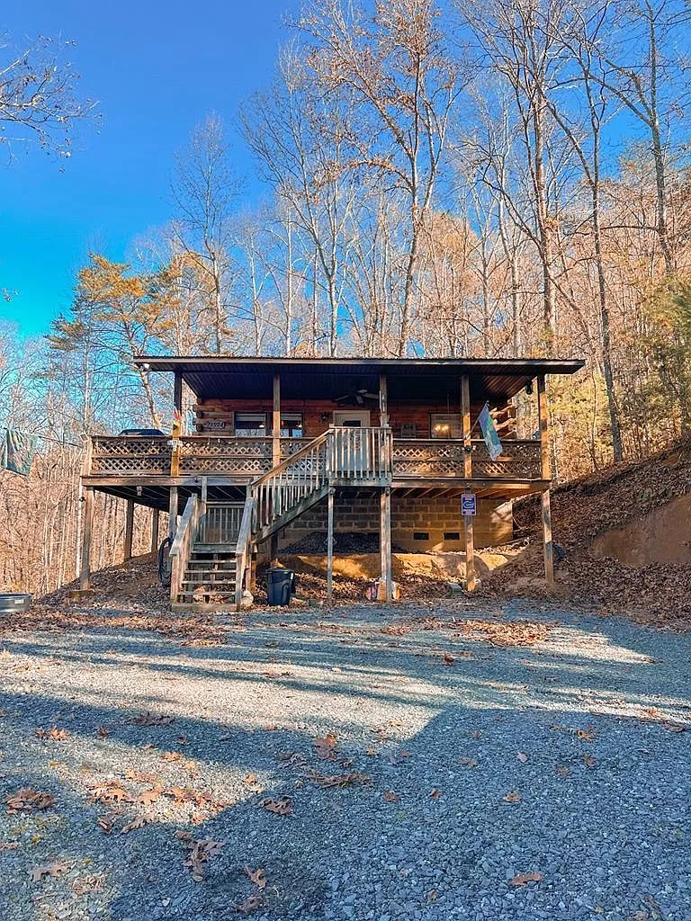 383 Blue Mist Mountain Rd, Whittier, NC 28789 - 2