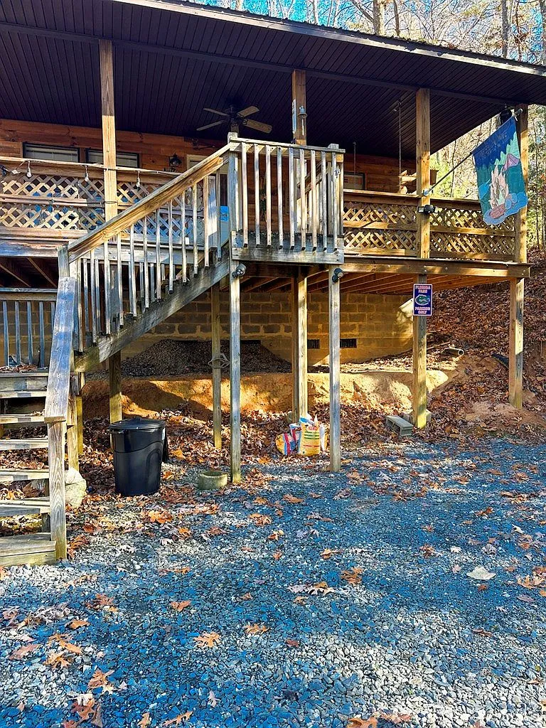 383 Blue Mist Mountain Rd, Whittier, NC 28789 - 5