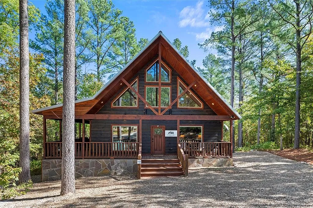Unique dome house in Joshua Tree desert