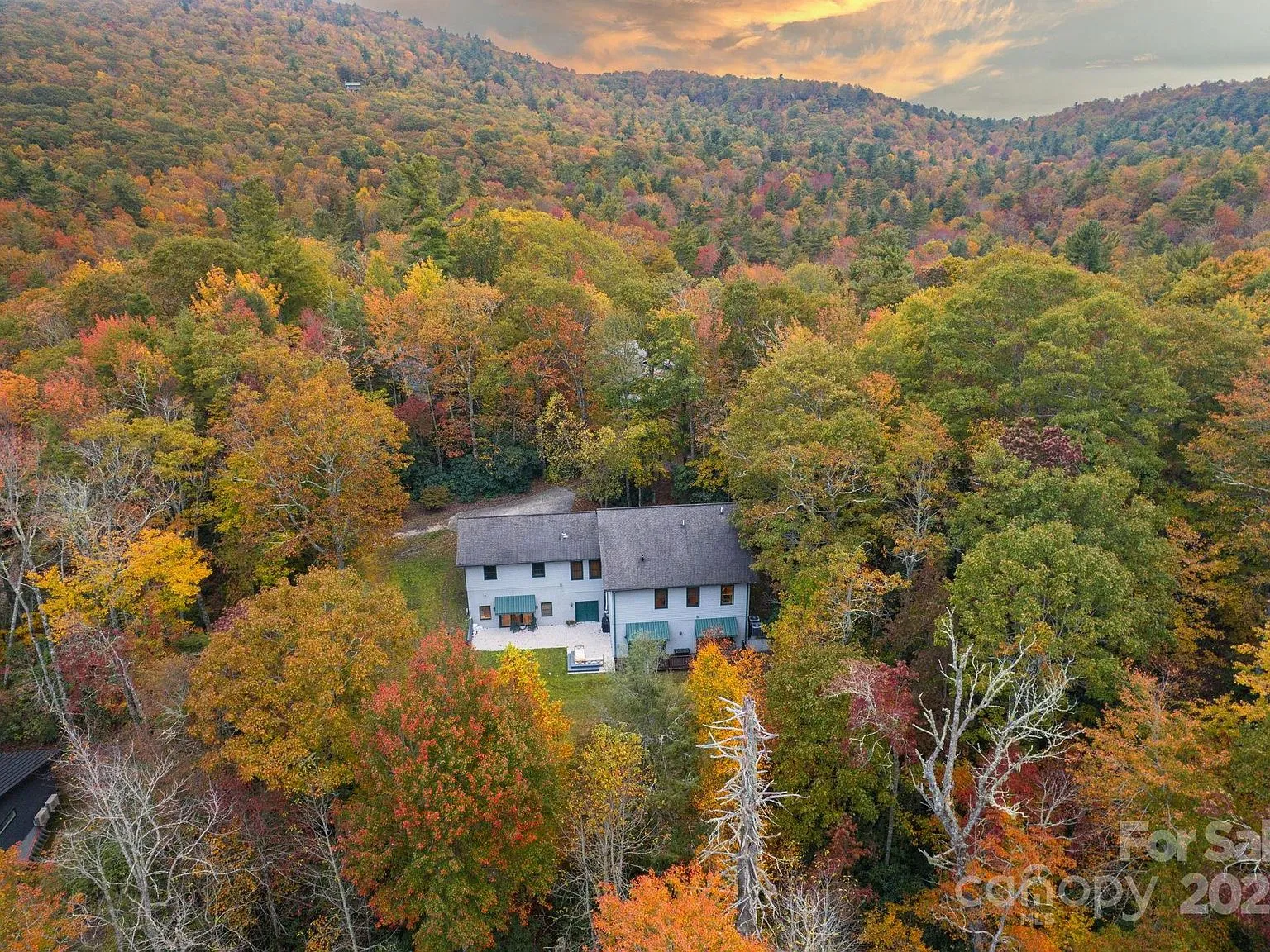 7255 Laurel Hill Dr, Newland, NC 28657 - 2