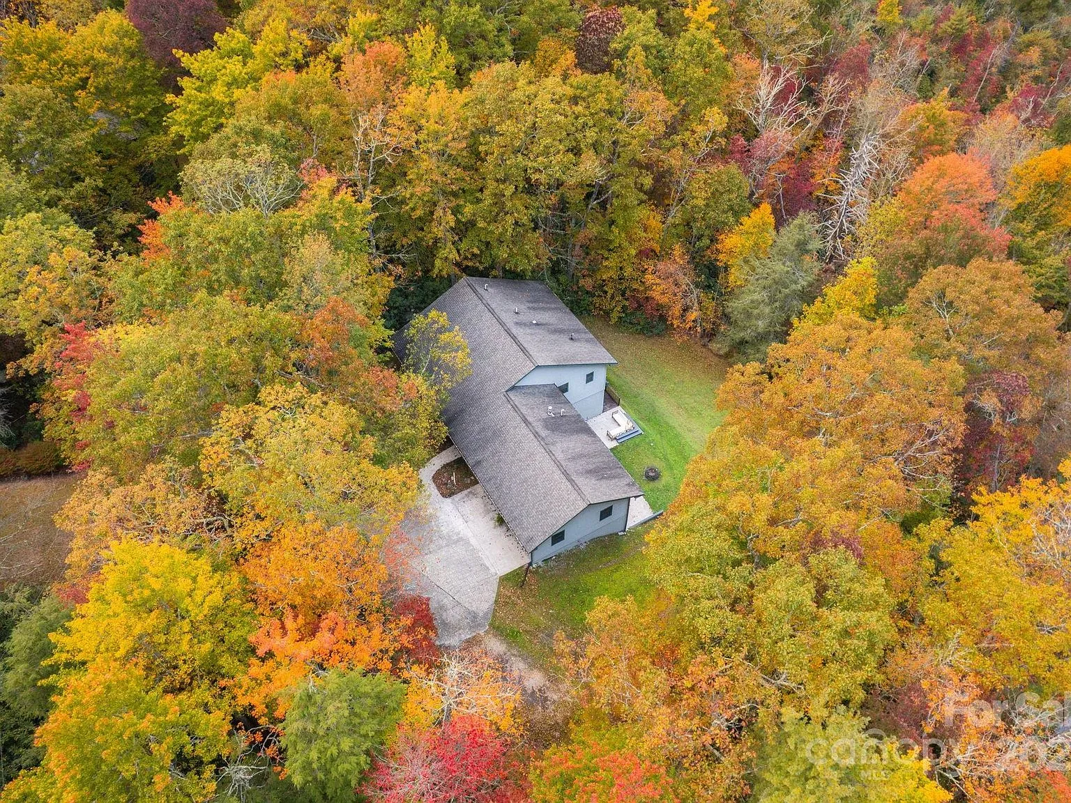 7255 Laurel Hill Dr, Newland, NC 28657 - 3