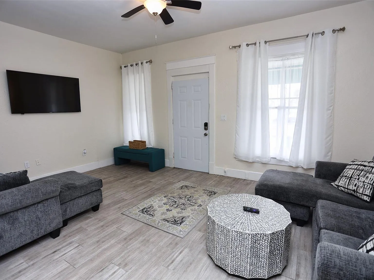 3309 Bernardo De Galvez, Galveston, TX 77550 - 2