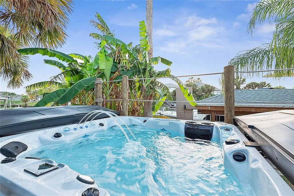 61 Comanche Ct, Palm Coast, FL 32137 - 4