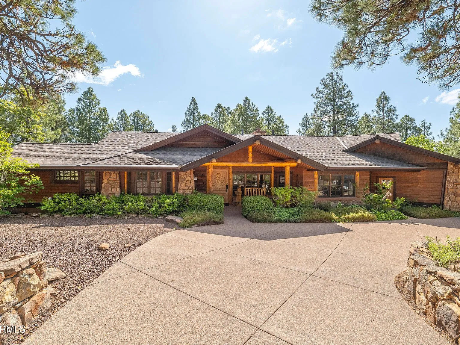 4560 S Saddle Horn, Flagstaff, AZ 86005 - Cover Photo