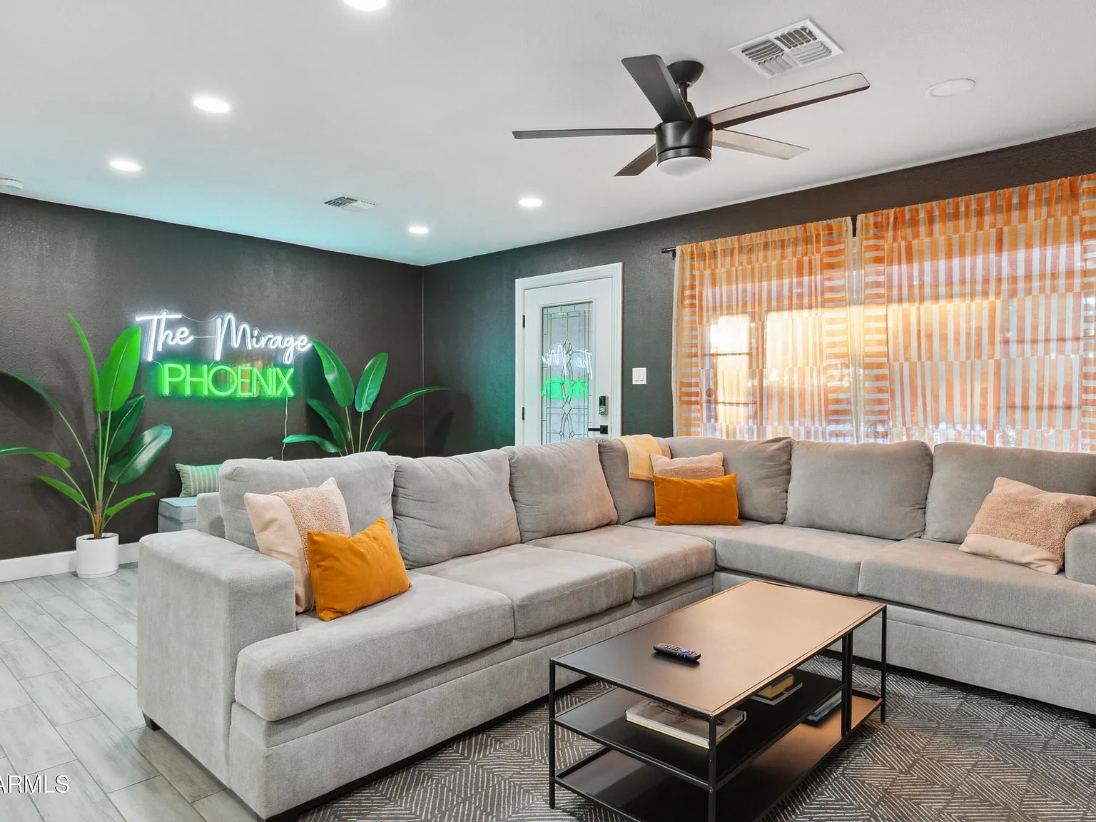 2401 N 37th St, Phoenix, AZ 85008 - 5