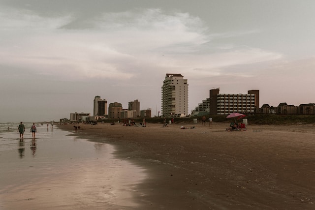 Airbnb Data on 2,913 Active Vacations Rental in South Padre Island