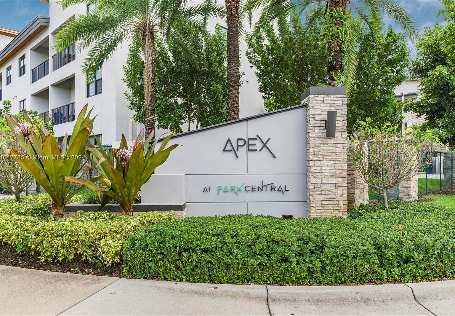 7865 NW 104th Ave APT 33, Doral, FL 33178 - 2