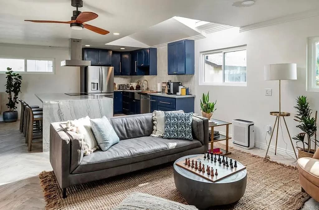 5152 Brighton Ave APT B, San Diego, CA 92107 - 3