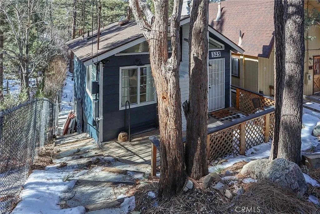 325 Hilltop Ln, Big Bear City, CA 92314 - 2