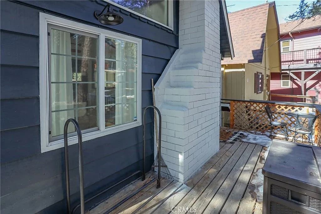 325 Hilltop Ln, Big Bear City, CA 92314 - 3
