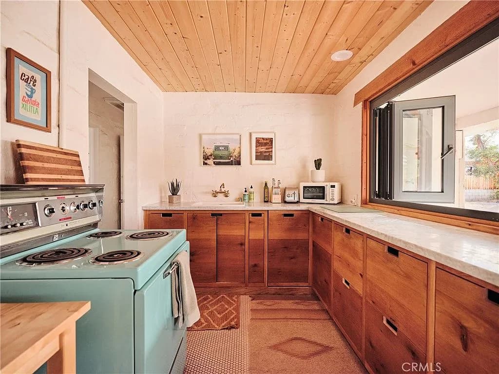 6662 Mesquite Ave, Twentynine Palms, CA 92277 - 3