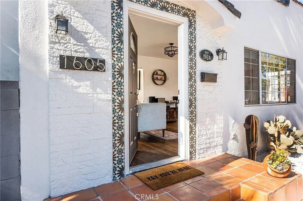 1605 Hile Ave, Long Beach, CA 90804 - 2