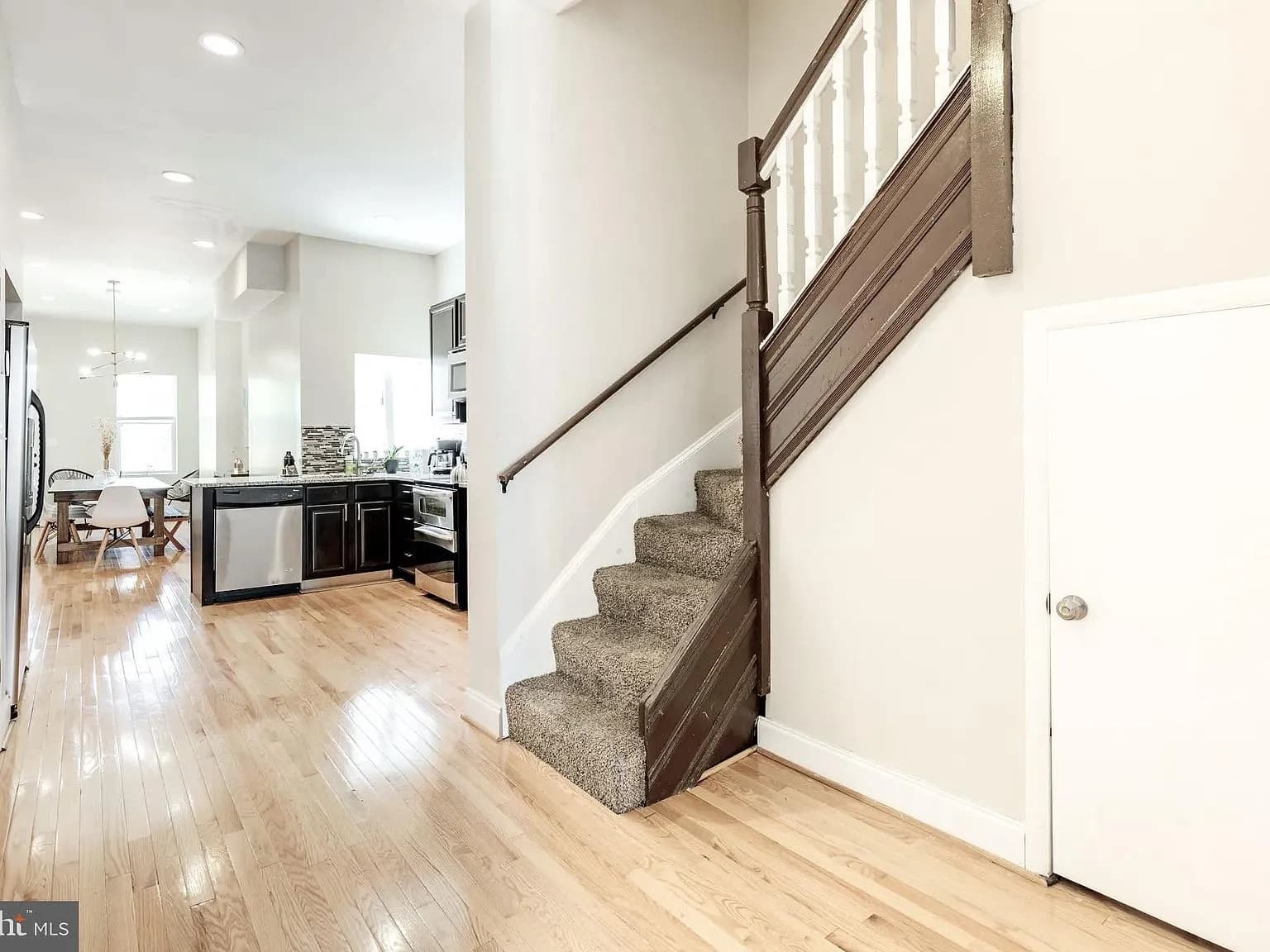 325 E 22nd St, Baltimore, MD 21218 - 5