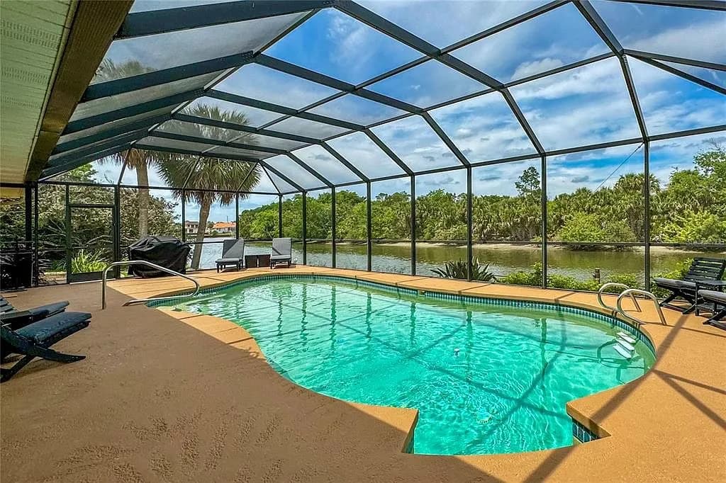 85 Comanche Ct, Palm Coast, FL 32137 - 4