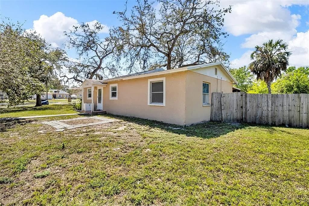 1796 Harbor Dr, Clearwater, FL 33755 - 4