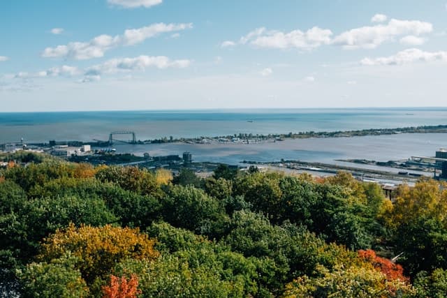 Airbnb Data on 421 Active Vacation Rentals in Duluth