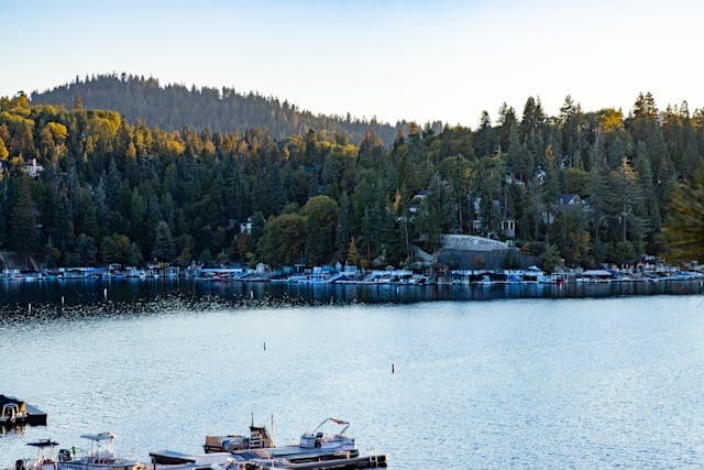 Airbnb Data on 1,250 Active Vacation Rentals in Lake Arrowhead