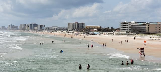 Airbnb Data on 3,820 Active Vacation Rentals in Daytona Beach