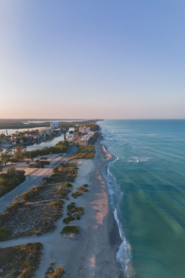 Airbnb Data on 3,330 Active Vacation Rentals in Sarasota