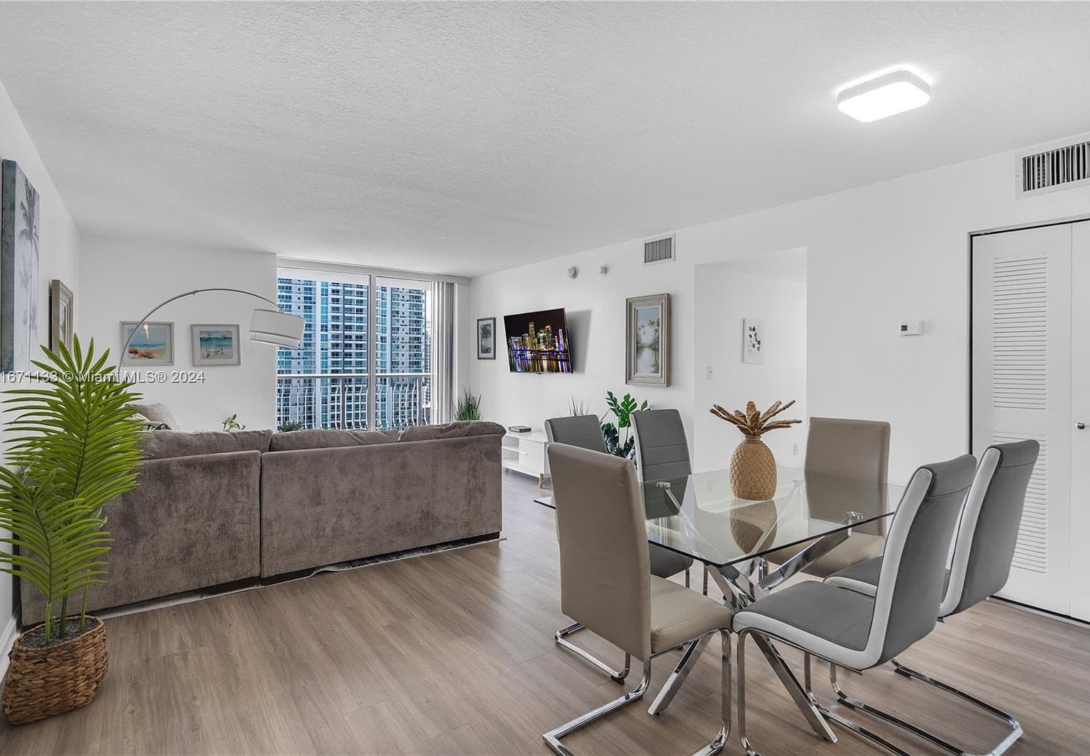 1200 Brickell Bay Dr APT 3024, Miami, FL 33131 - 2