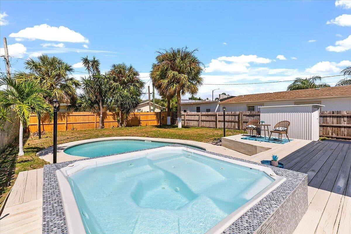 1227 N Ocean Breeze, Lake Worth, FL 33460 - 3