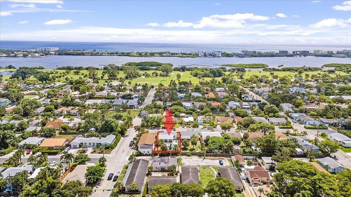 1227 N Ocean Breeze, Lake Worth, FL 33460 - 4