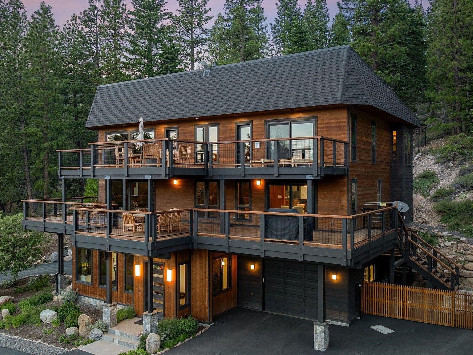 1000 Carnelian Bay Ave, Carnelian Bay, CA, 96140 - 2