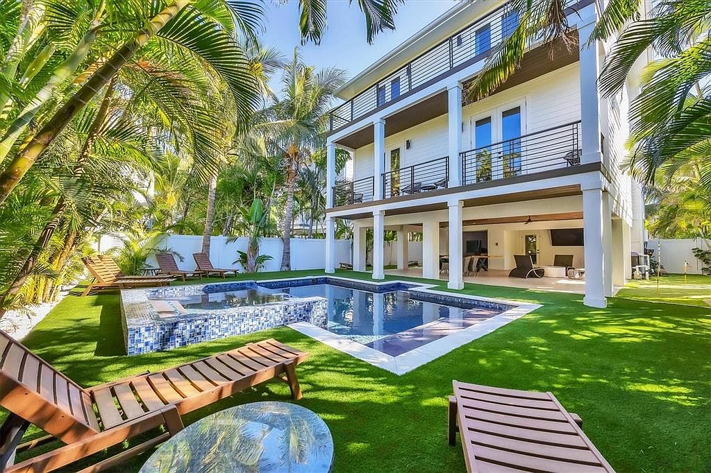 108 11th St S, Bradenton Beach, FL, 34217 - 2