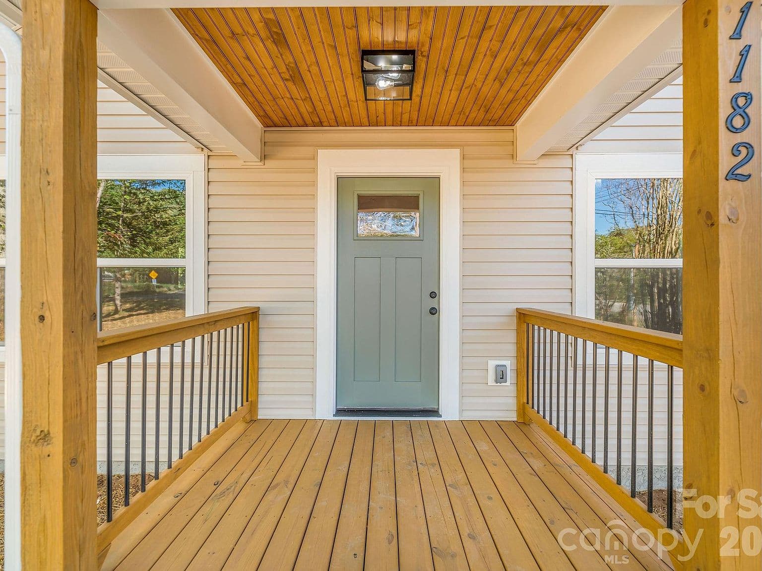 1182 Crabtree Rd, Waynesville, NC, 28786 - 2
