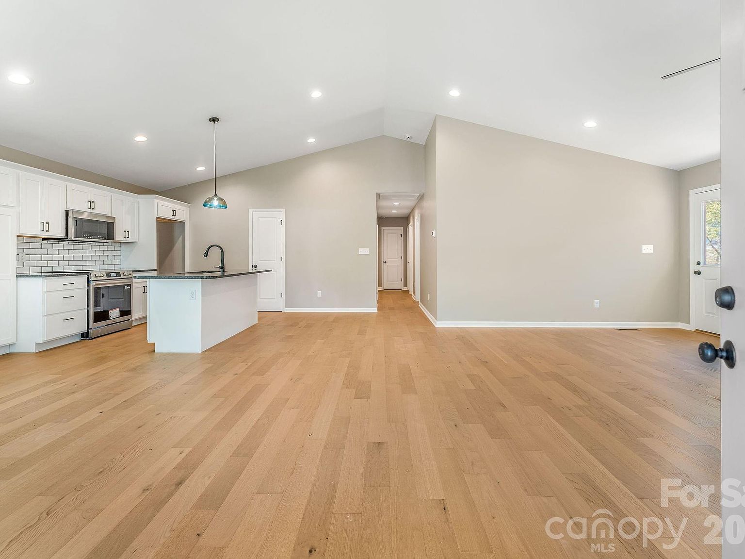 1196 Crabtree Rd, Waynesville, NC, 28785 - 2