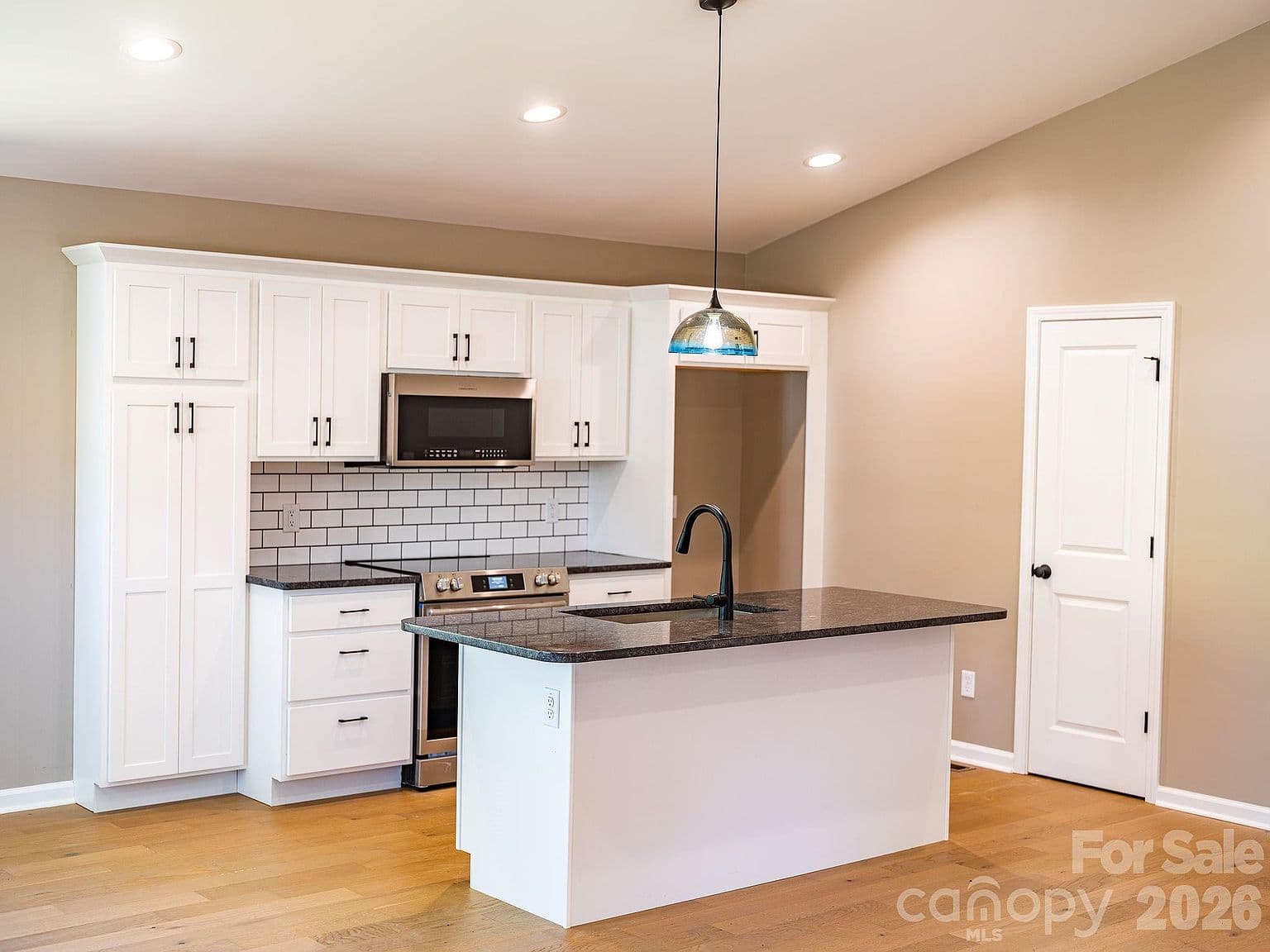 1196 Crabtree Rd, Waynesville, NC, 28785 - 4