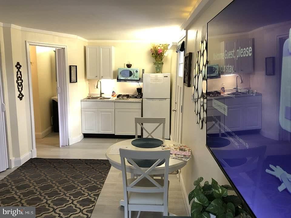 1303 Saddleback Rd, Pikesville, MD, 21208 - 4