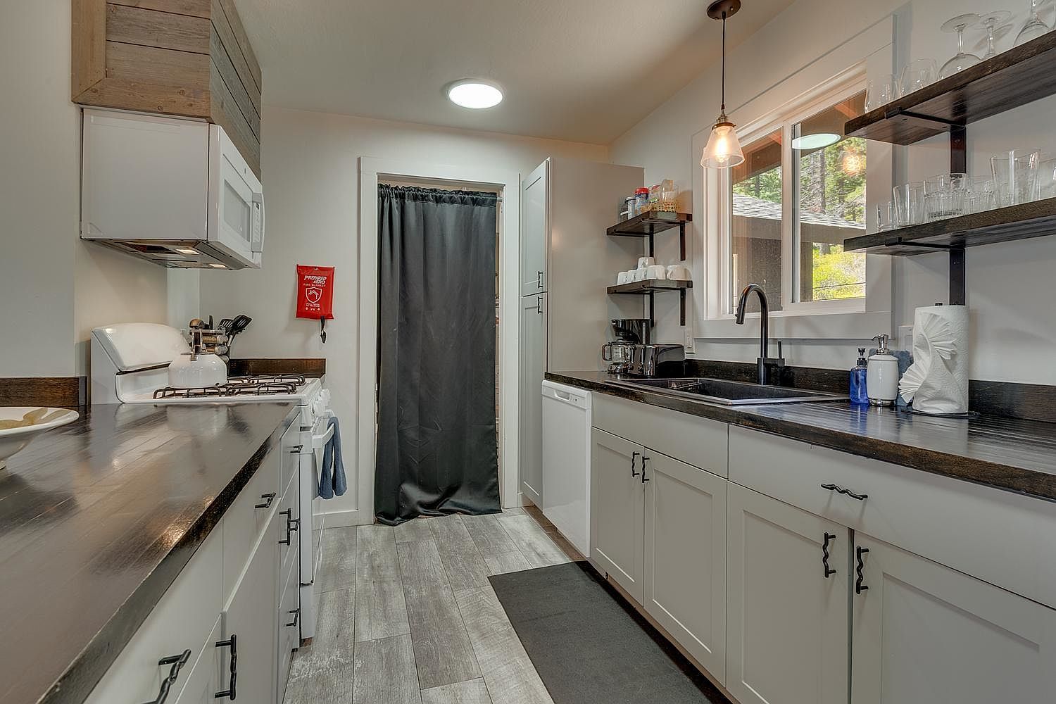 1335 N North Lake Blvd, Tahoe City, CA, 96145 - 3