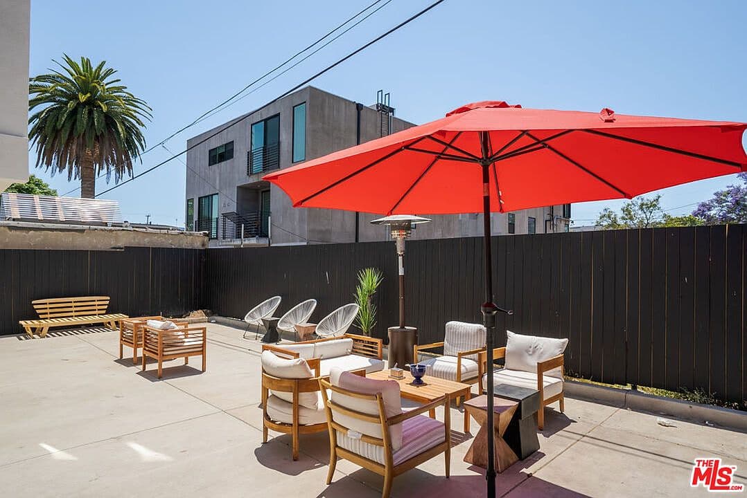 1341 N Mariposa Ave, Los Angeles, CA, 90027 - 5