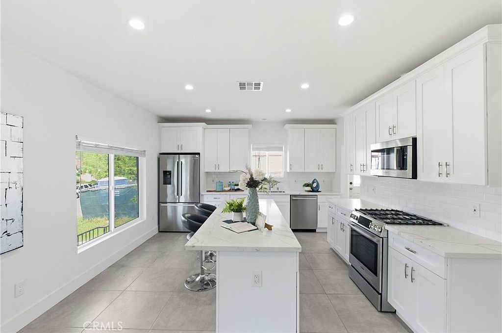 1364 S Ridgeley Dr, Los Angeles, CA, 90019 - 5