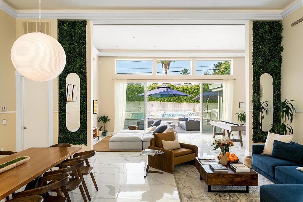 154 E Ocotillo Ave, Palm Springs, CA, 92264 - 4