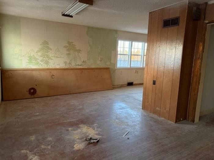 1732 Fairmount St, Wichita, KS, 67208 - 5