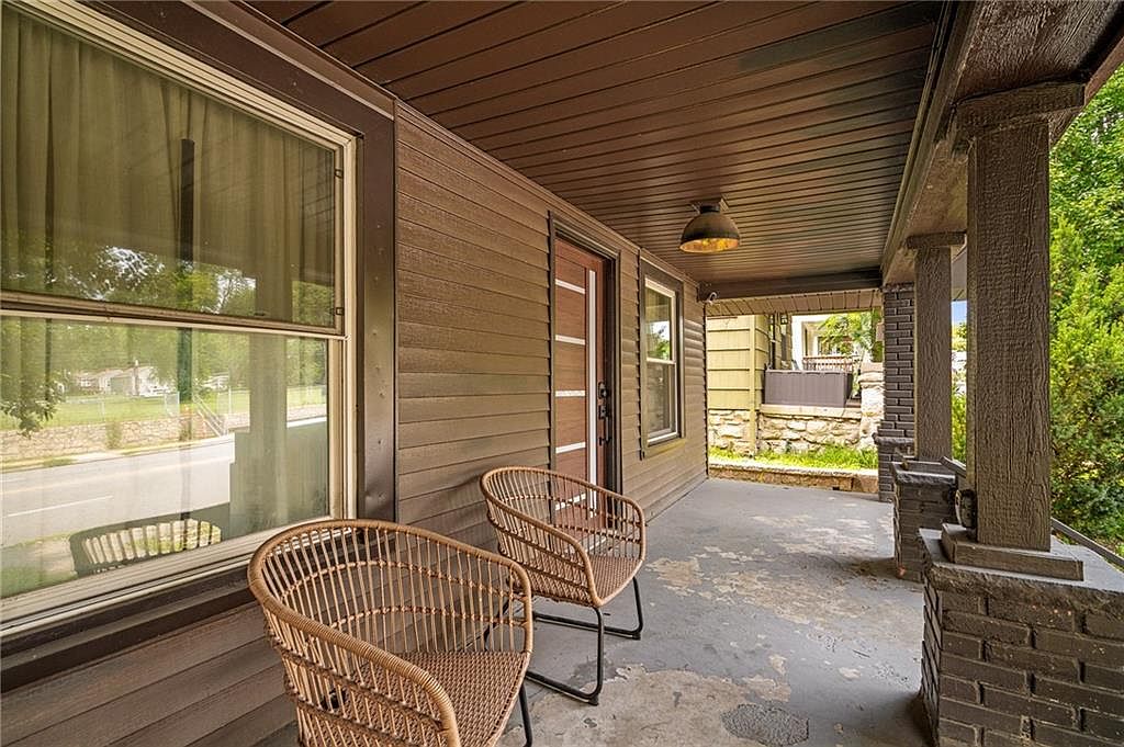 2105 W 43rd Ave, Kansas City, KS, 66103 - 2