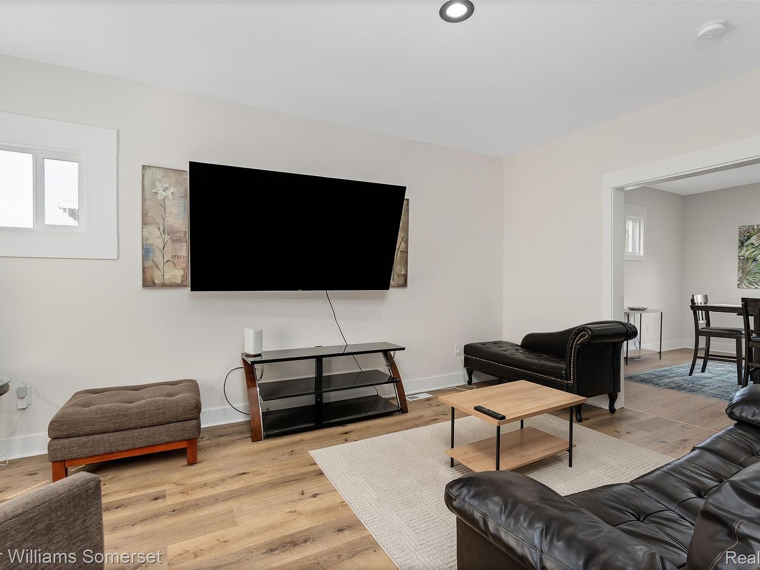 220 W Buena Vista St, Highland Park, MI, 48203 - 2