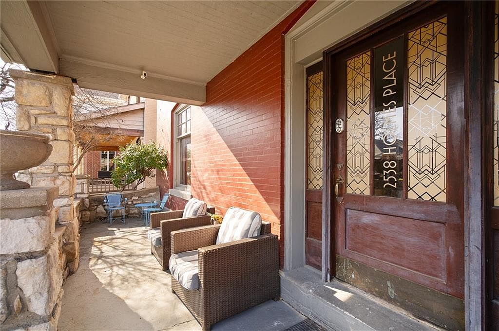 2538 Holmes St, Kansas City, MO, 64108 - 3