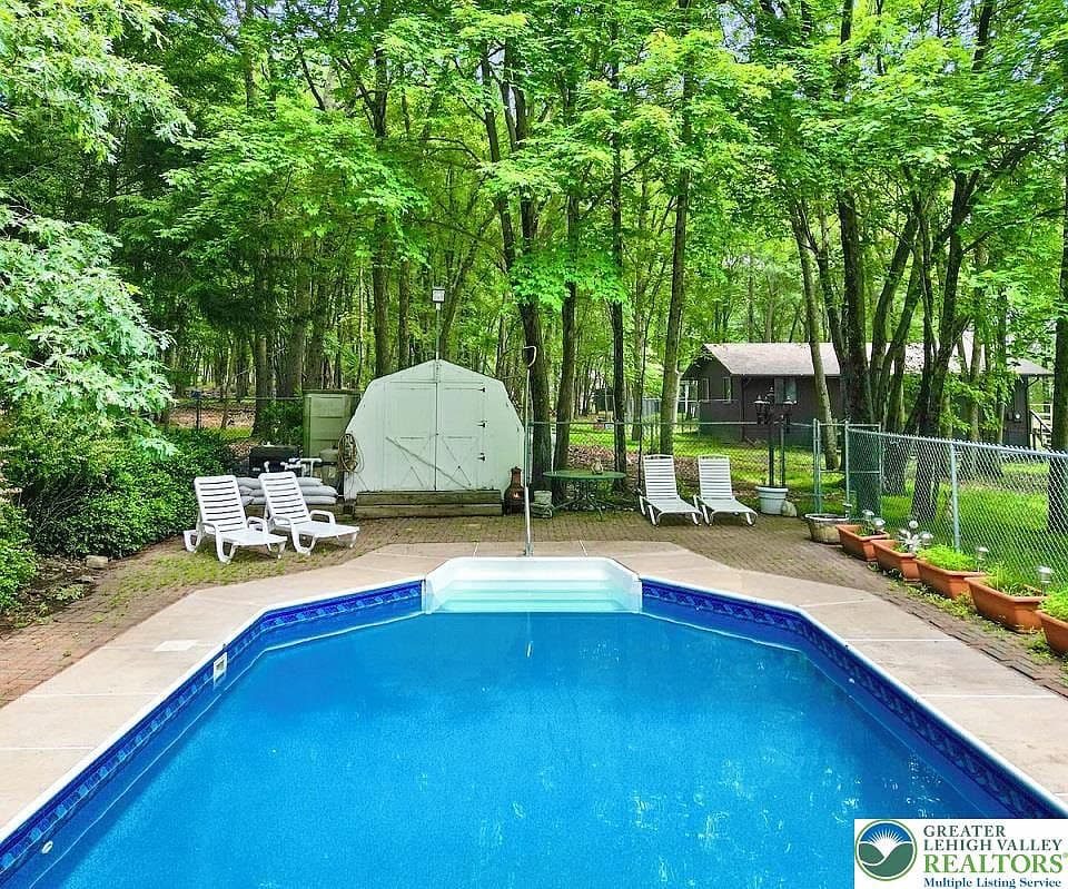 271 N Shore Dr, Albrightsville, PA, 18210 - 5