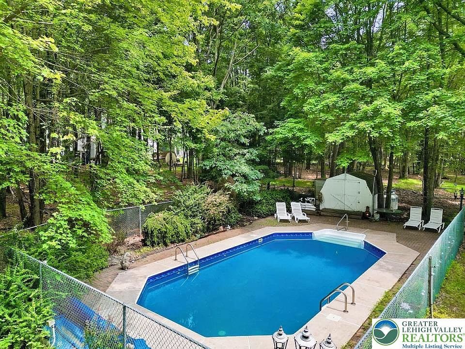 271 N Shore Dr, Albrightsville, PA, 18210 - 3
