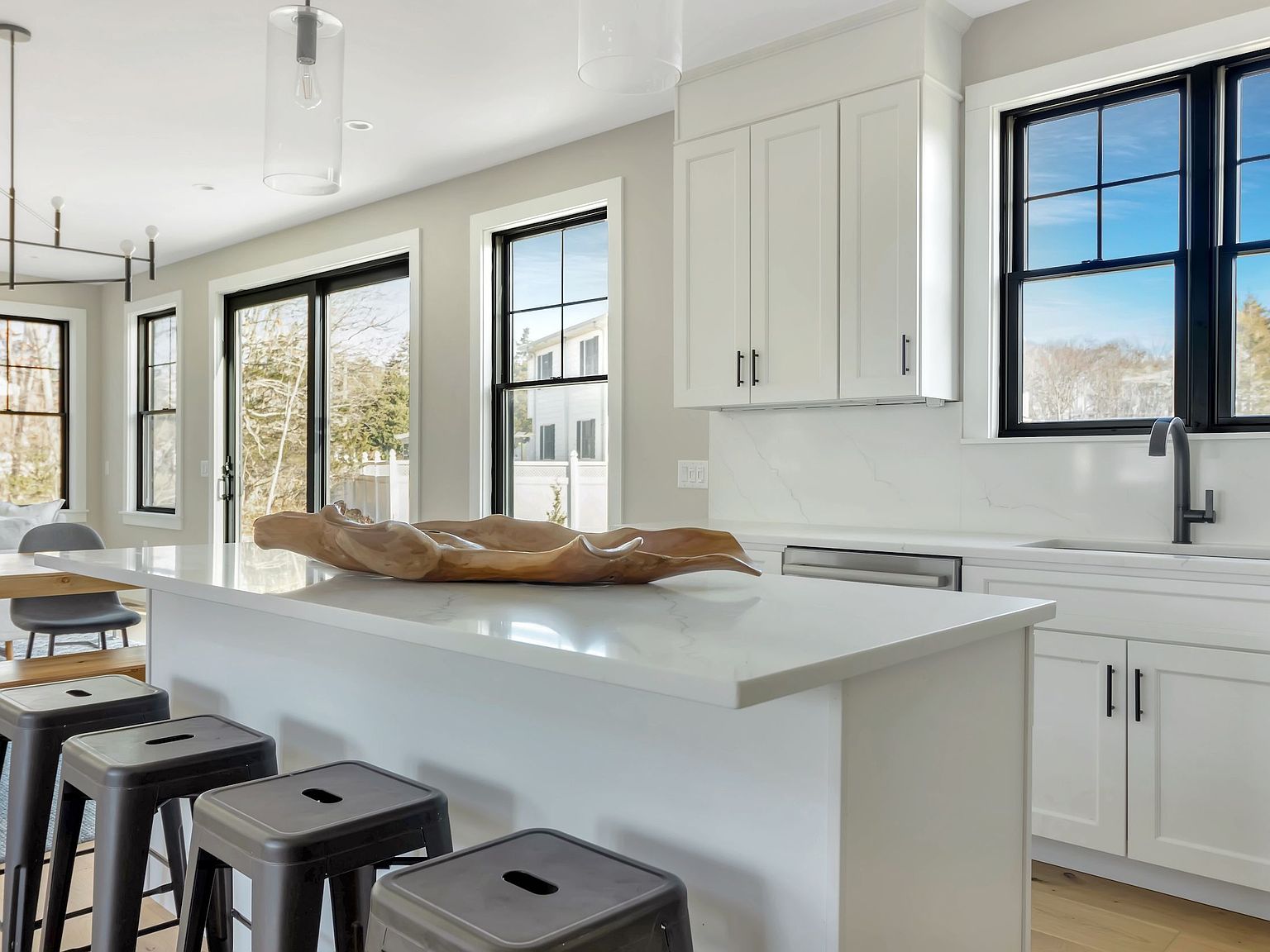 285 Sandy Beach Rd, Greenport, NY, 11944 - 3