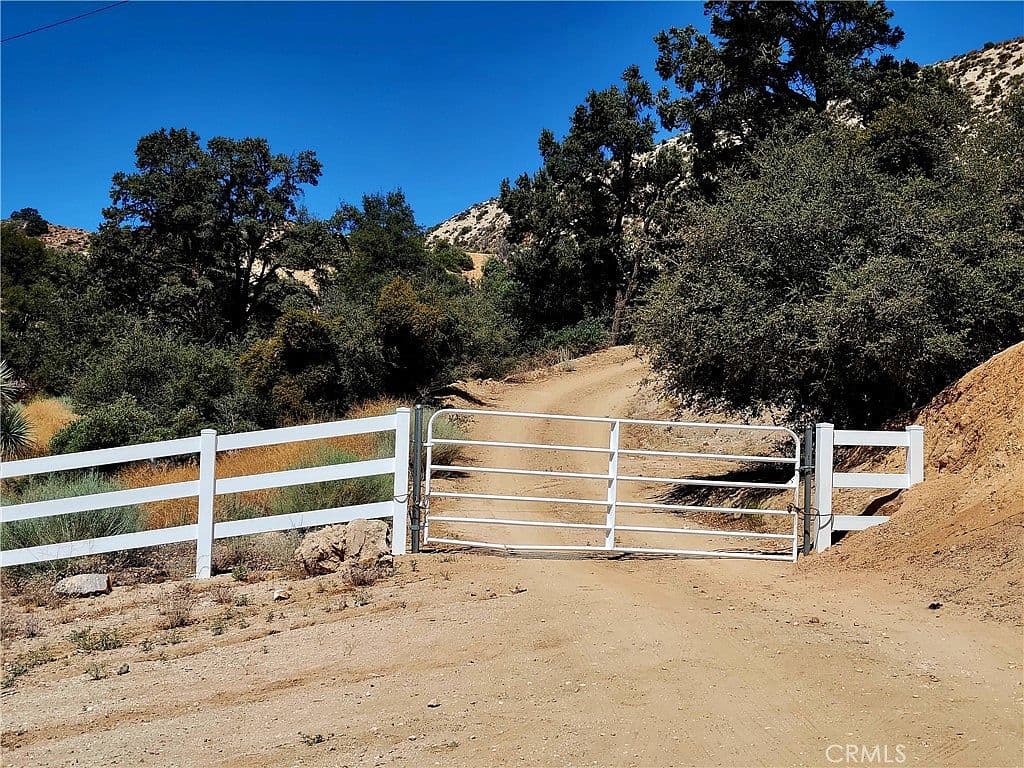 3131 Whispering Pnes, Pinon Hills, CA, 92372 - 4