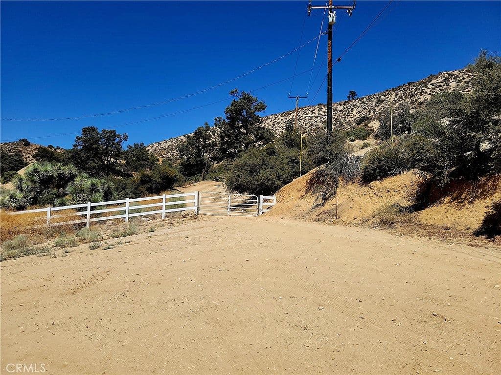 3131 Whispering Pnes, Pinon Hills, CA, 92372 - 5