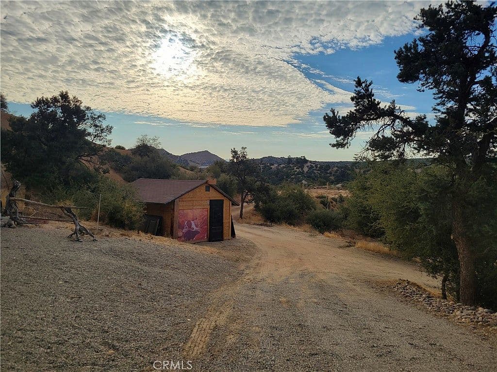 3131 Whispering Pnes, Pinon Hills, CA, 92372 - 2