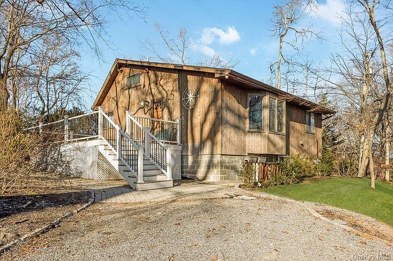 356 Oakleigh Avenue #17, Calverton, NY, 11933 - 3