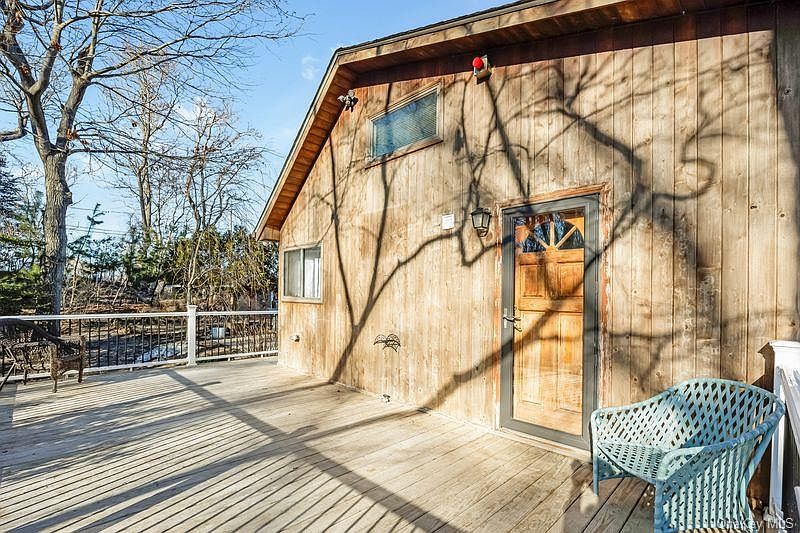 356 Oakleigh Avenue #17, Calverton, NY, 11933 - 4