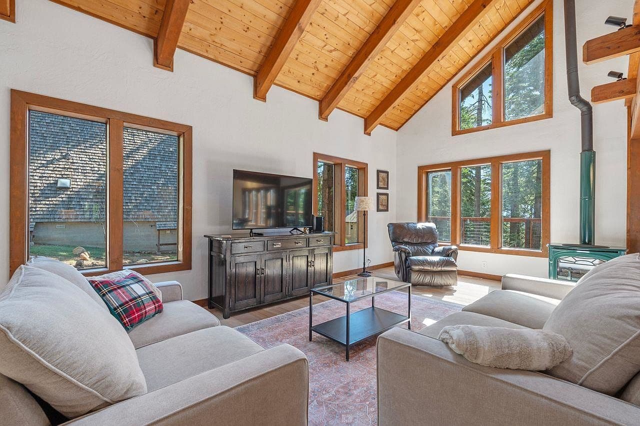 3880 Forest Rd, Carnelian Bay, CA, 96140 - 5
